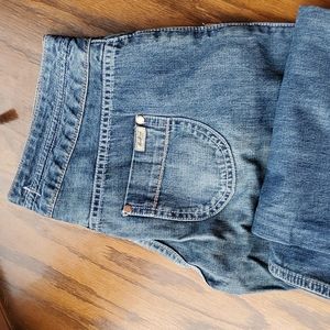 Jean capri, Levi Strauss, size 6